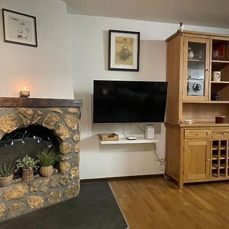 Modern Taesch Apartment With Free Parking Esterno foto