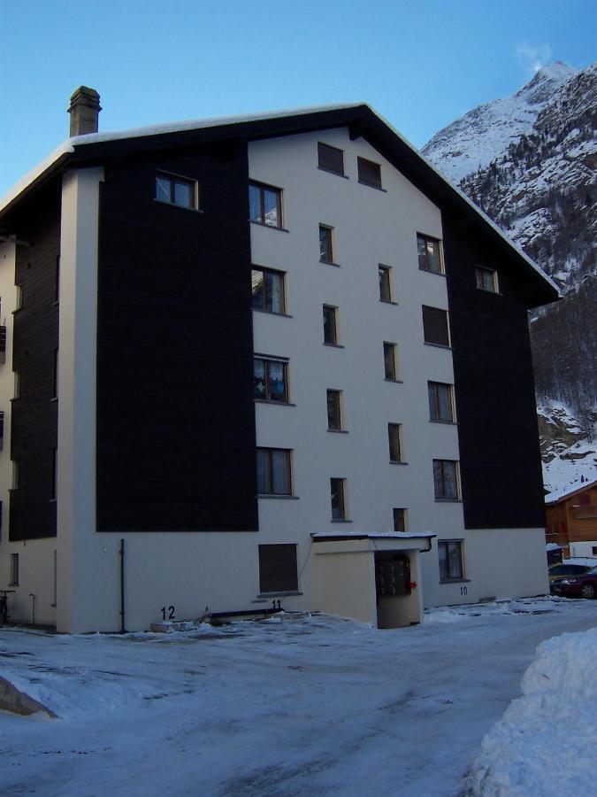 Modern Taesch Apartment With Free Parking Esterno foto