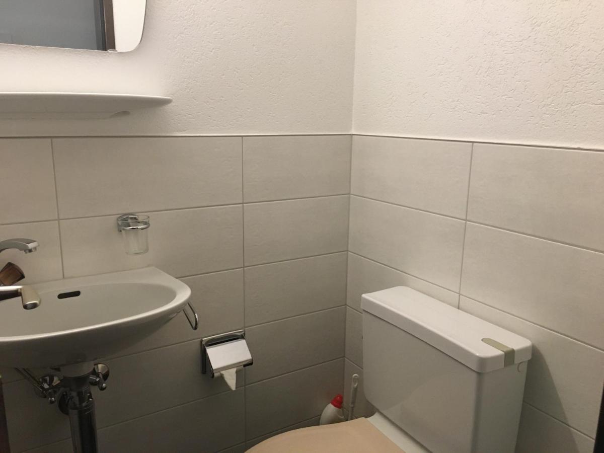 Modern Taesch Apartment With Free Parking Esterno foto